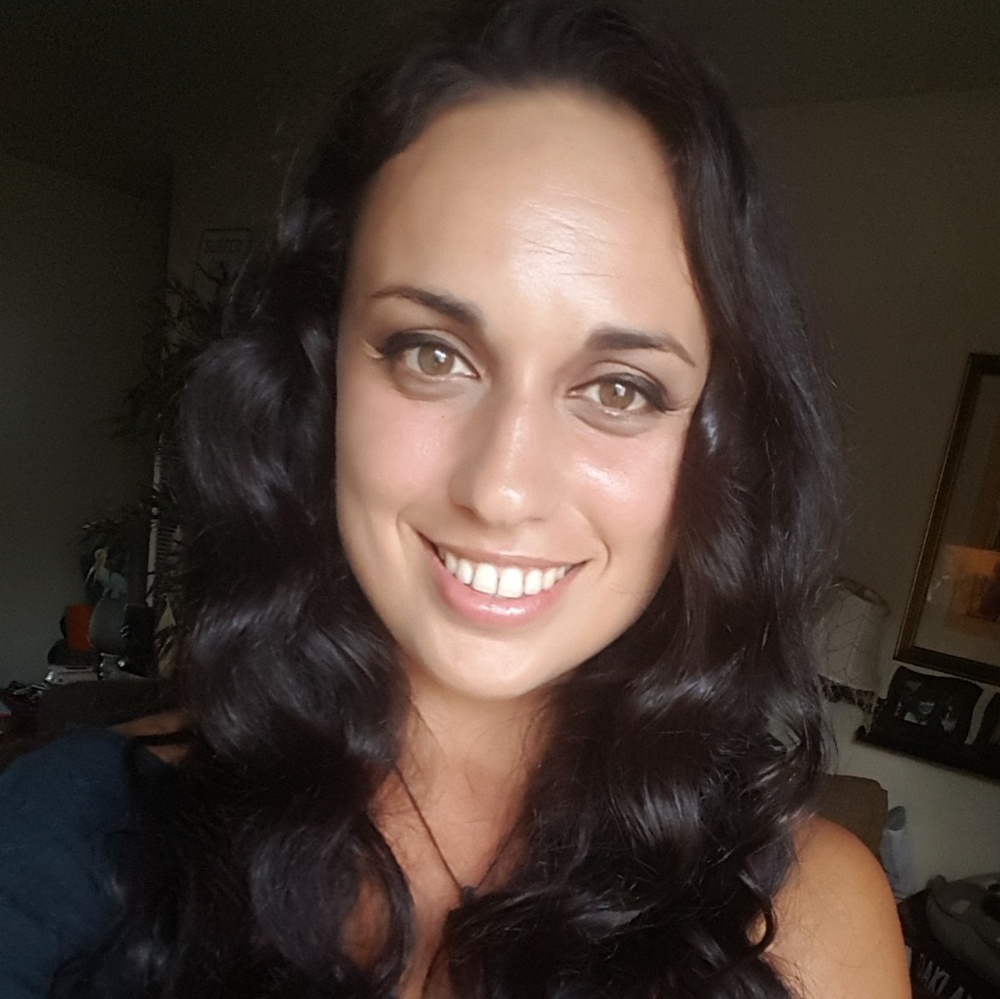Meet your Posher, Raquel